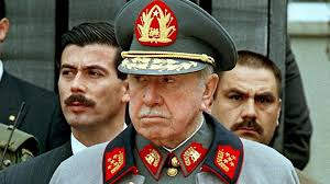 PiensaPrensa's tweet photo. Corte ratifica que dictador Pinochet emitió declaraciones de impuestos maliciosas en el caso Riggs.
La Corte de Apelaciones de Santiago ratificó la sentencia de primera instancia y confirmó la millonaria liquidación ordenada por el Servicio de Impuestos Internos,deuda que ascendería a más de 1.550 millones de pesos en impuestos,entre los años tributarios 1999 y 2004.
Fallo sostiene que la familia Pinochet, no logró clarificar el destino de los dinero que el Dictador Pinochet ocultó en el Banco Riggs.