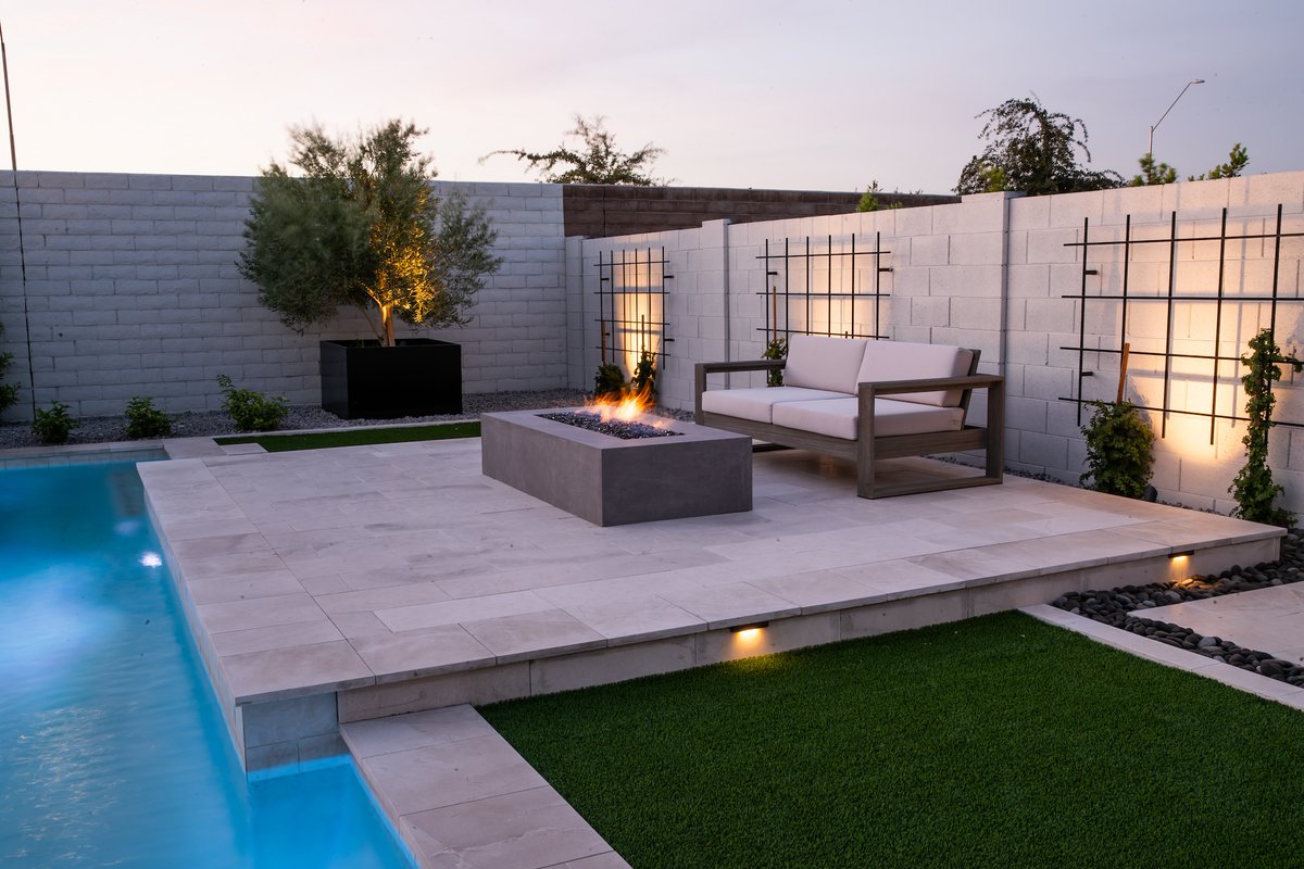 Hotshotpools's tweet image. 🔥 Warm up your backyard this season! 🔥

Get a FREE Masonry Fire Pit with travertine caps on all hardscape installations! Perfect for cozy nights under the stars. 🌌✨

Get a free quote today!

📞623-231-7547
pulse.ly/wehwzmwvup

#HotShotHardscapes #FirePitFun #FallVibes