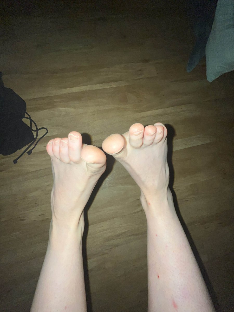Feetandcheesex4's tweet photo. This is just a taste π #feetandfun #poggers #dresstoimpress #feetpics #female #whitewoman https://t.co/BZfOwake5A