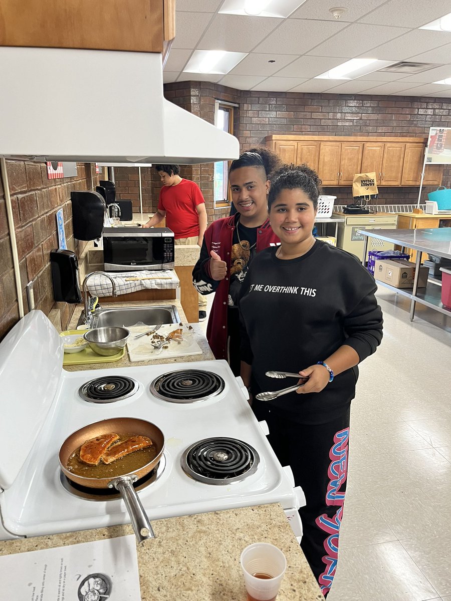 Mr. Lopez tweet media