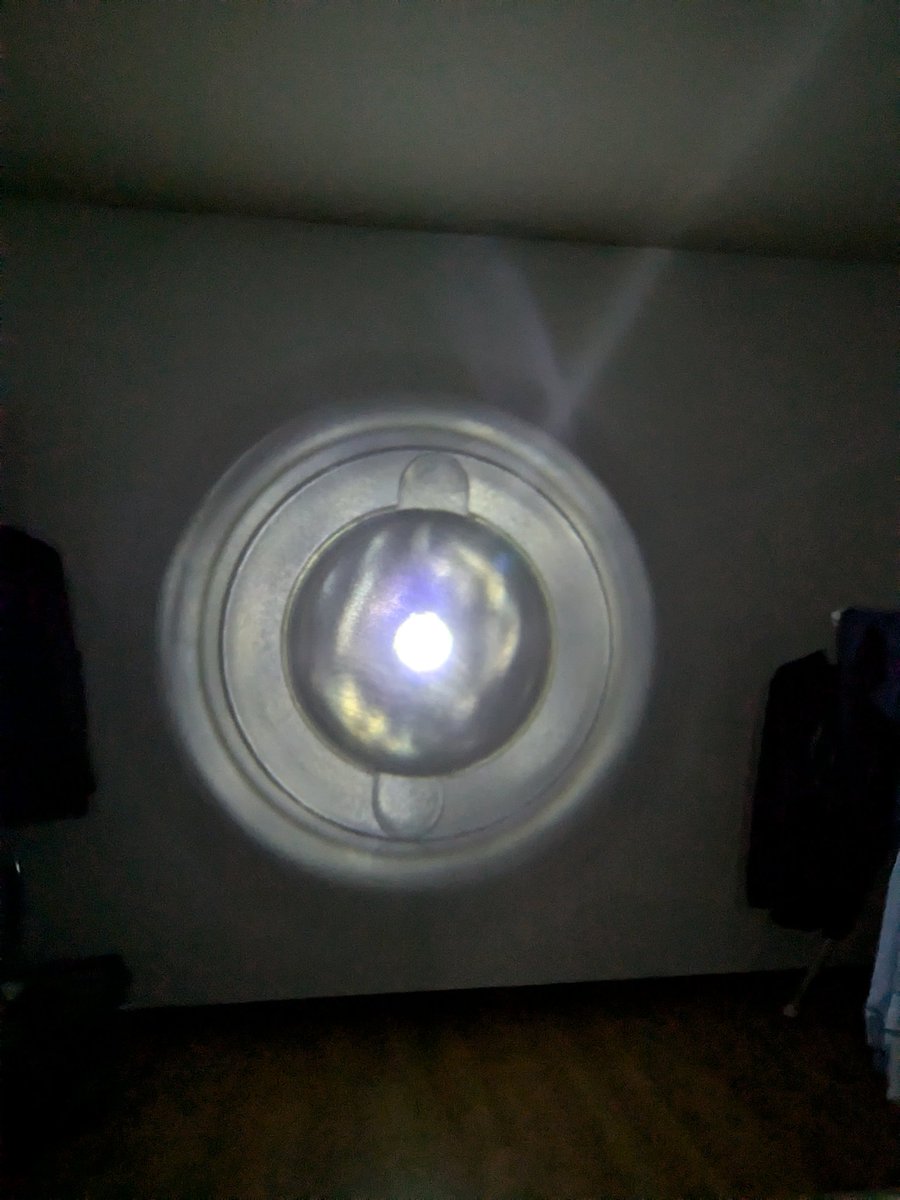 WMKbtX0QruyGRe9's tweet photo. アルミを被せて
真ん中に穴開けてみた
←通常
穴開きアルミ→
#LEPで遊ぼ
#HT30R https://t.co/6GUl4DBWog