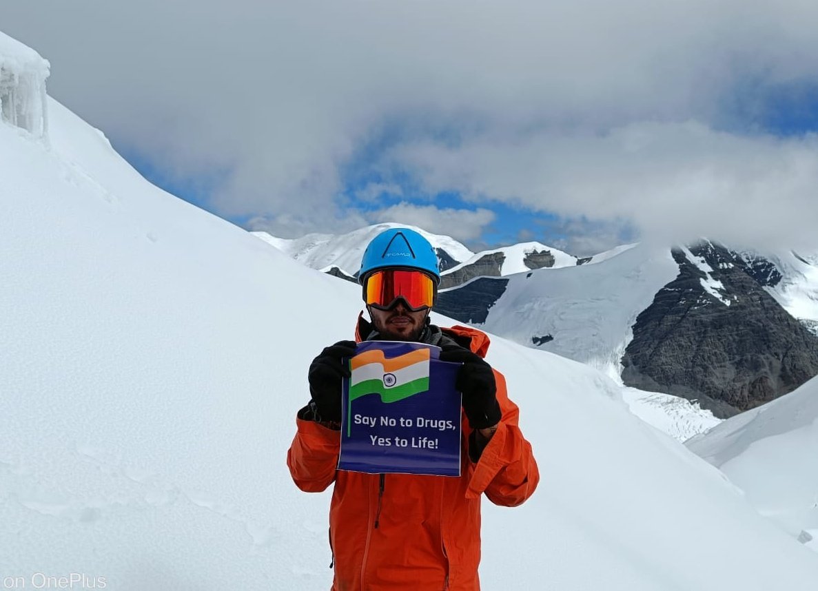 yashwanth_6's tweet image. Climbed Mount Gorichen at 6,488m—proud to be the youngest to reach the summit! Let’s say NO to drugs and YES to life! Choose strength, health, and adventure. #SayNoToDrugs #YesToLife

@TG_ANB @drugfreeworldin @drugfreeworld @drugfreeworld @revanth_anumula @CVAnandIPS