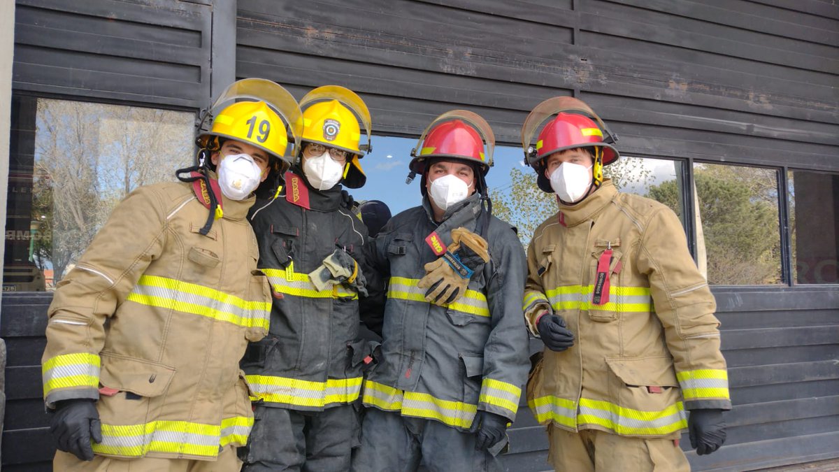 BomberosRTilly's tweet photo. Durante los días 27, 28 y 29 de septiembre, integrantes de nuestro Cuerpo Activo participaron del curso "CFBT nivel I, Ventilación Táctica: entrenamiento en Comportamiento y Extinción de incendios en recintos interiores" dictado en las ciudades de Trelew y Rawson, https://t.co/L31sBgwRm1