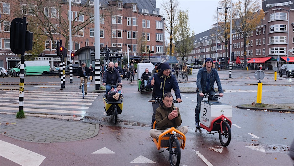 Cycling_Embassy's tweet photo. The @cargobikefest (#DCEnetwork) is the leading international event in the world of cargo bikes, focusing on both personal mobility and business use-cases, including last-mile solutions in urban logistics.

SAVE THE DATE:  25-26th October in Utrecht ➡️ https://t.co/n6dyNuViYe https://t.co/sedOAEVGeo