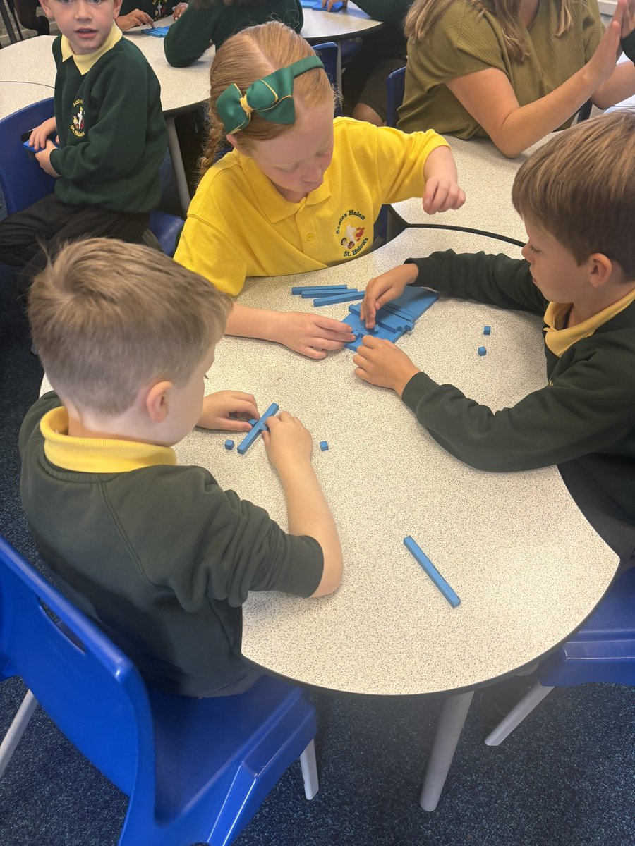 sthcpsbarry's tweet photo. #Tregaron and #StDavids are using base 10 to practise partitioning in maths #mathematicsandnumeracy https://t.co/mSH3VLOpm5