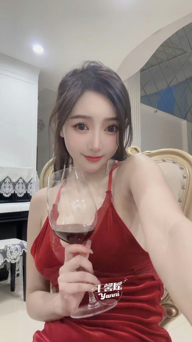 举国同庆～干杯🍷 https://t.co/bKBF6zAfWZ
