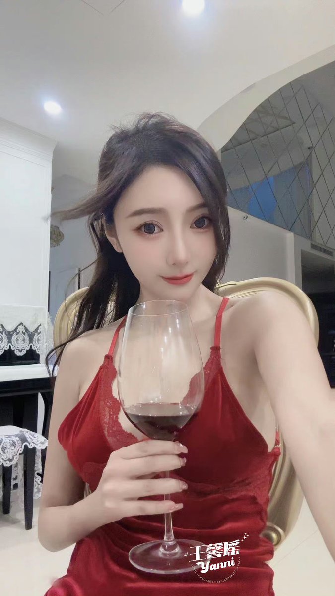 举国同庆～干杯🍷 https://t.co/bKBF6zAfWZ