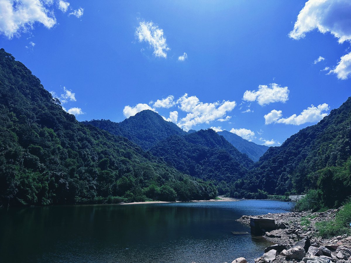 趁着节前人少去武夷山、南平各县玩了一周。景美+人少+天气给力，不亦乐乎。

假期不出门，就在厦门好好休息了。 https://t.co/T35Gw1U1Gp
