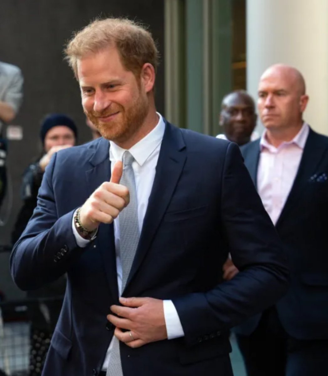 JoDivaRunner's tweet photo. Wow! Harry’s on his third continent in one week! Now, that’s what I call a working Royal! 🌍 https://t.co/2kcSrCV88L