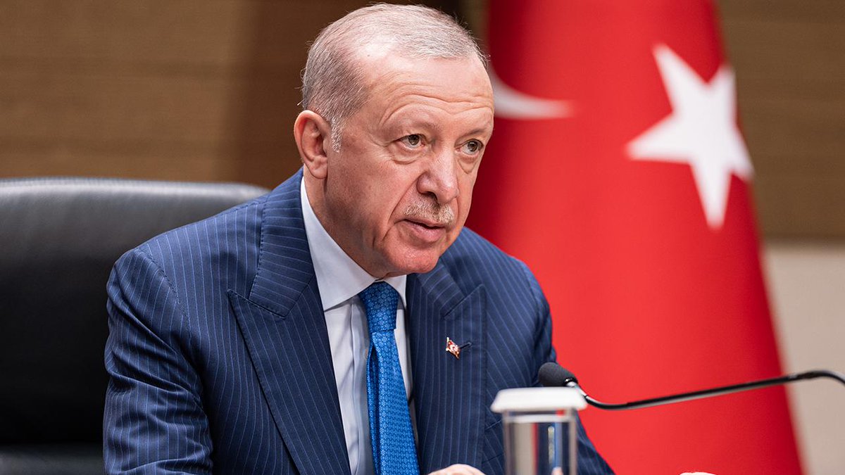 gerek_gercek's tweet photo. Cumhurbaşkanı Erdoğan: Meclis, yeni yasama yılında suçun önlenmesi, infaz ve ıslah konusuna daha fazla eğilmeli, milletimizin giderek yükselen taleplerine daha çok kulak vermelidir.
@RTErdogan @iletisim @Mhalukcavusoglu https://t.co/vkrTE9kpy3