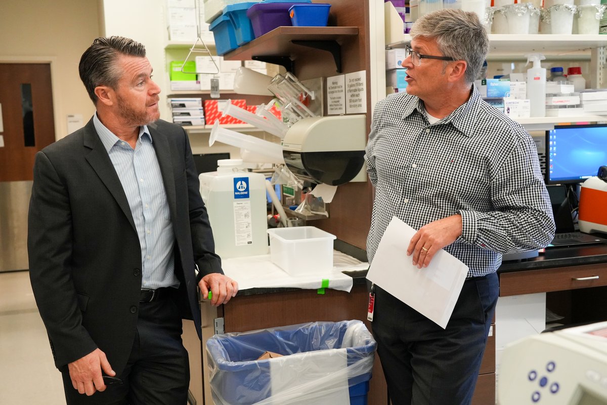 IUStark_Neuro's tweet photo. It was a privilege to host U.S. Senator @ToddYoungIN yesterday — in coordination with our partners @AlzIndiana  — and share about the comprehensive Alzheimer's research program @IUMedSchool. #goteamstark #ENDALZ https://t.co/oX074mAGmG