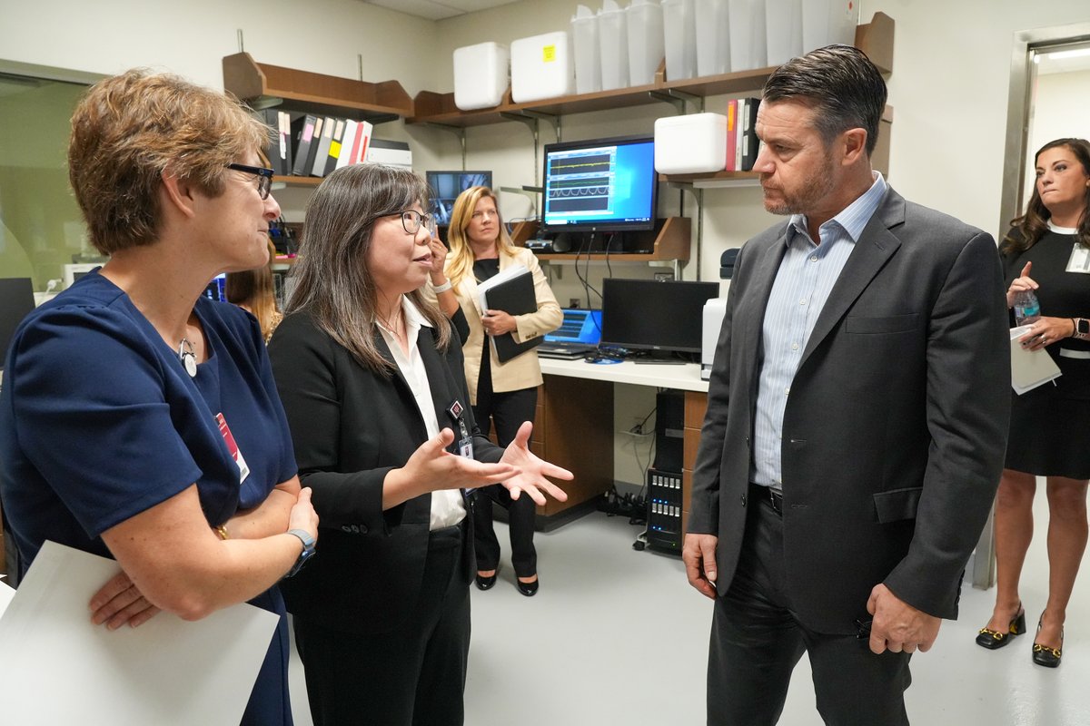 IUStark_Neuro's tweet photo. It was a privilege to host U.S. Senator @ToddYoungIN yesterday — in coordination with our partners @AlzIndiana  — and share about the comprehensive Alzheimer's research program @IUMedSchool. #goteamstark #ENDALZ https://t.co/oX074mAGmG