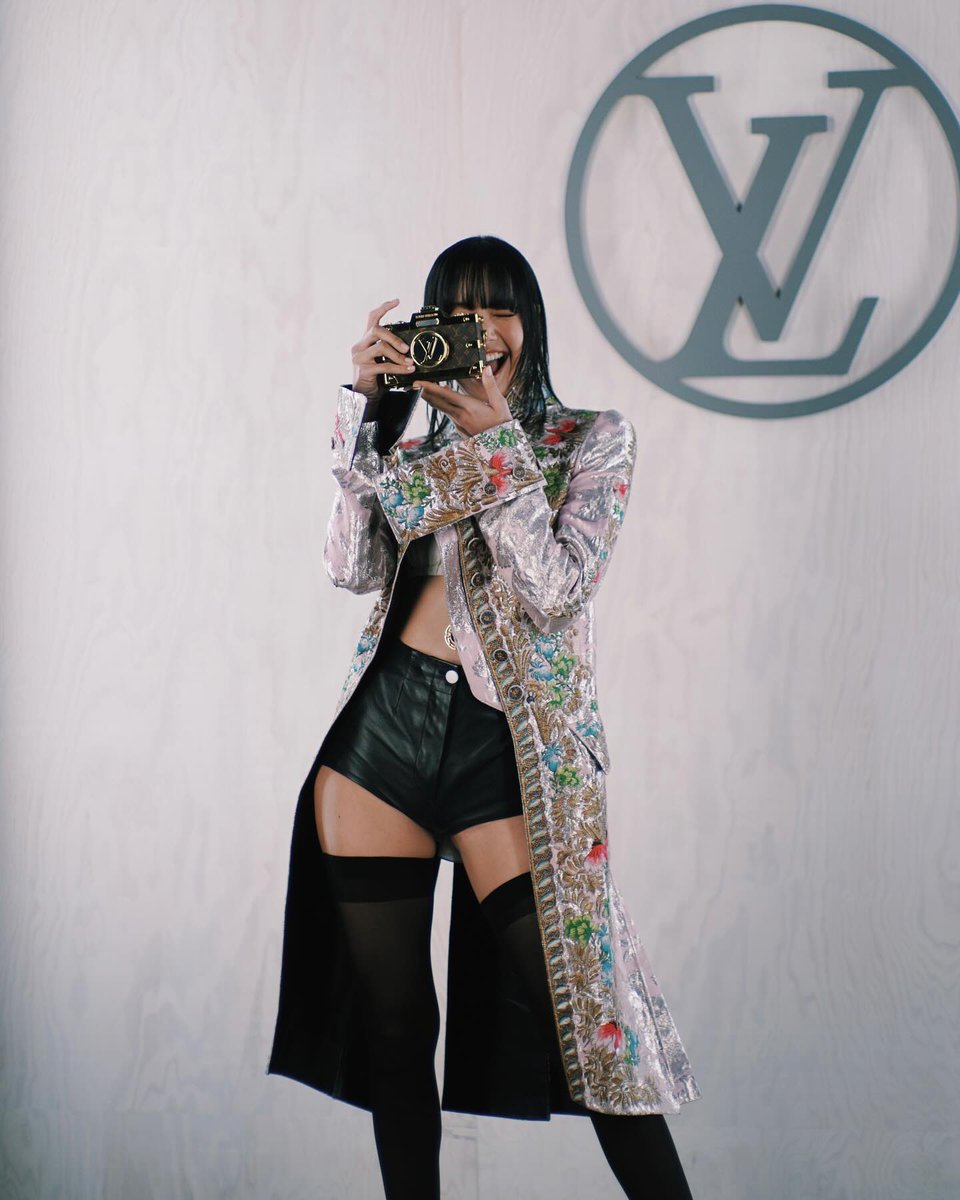 ra ra girl³²⁷ tweet media