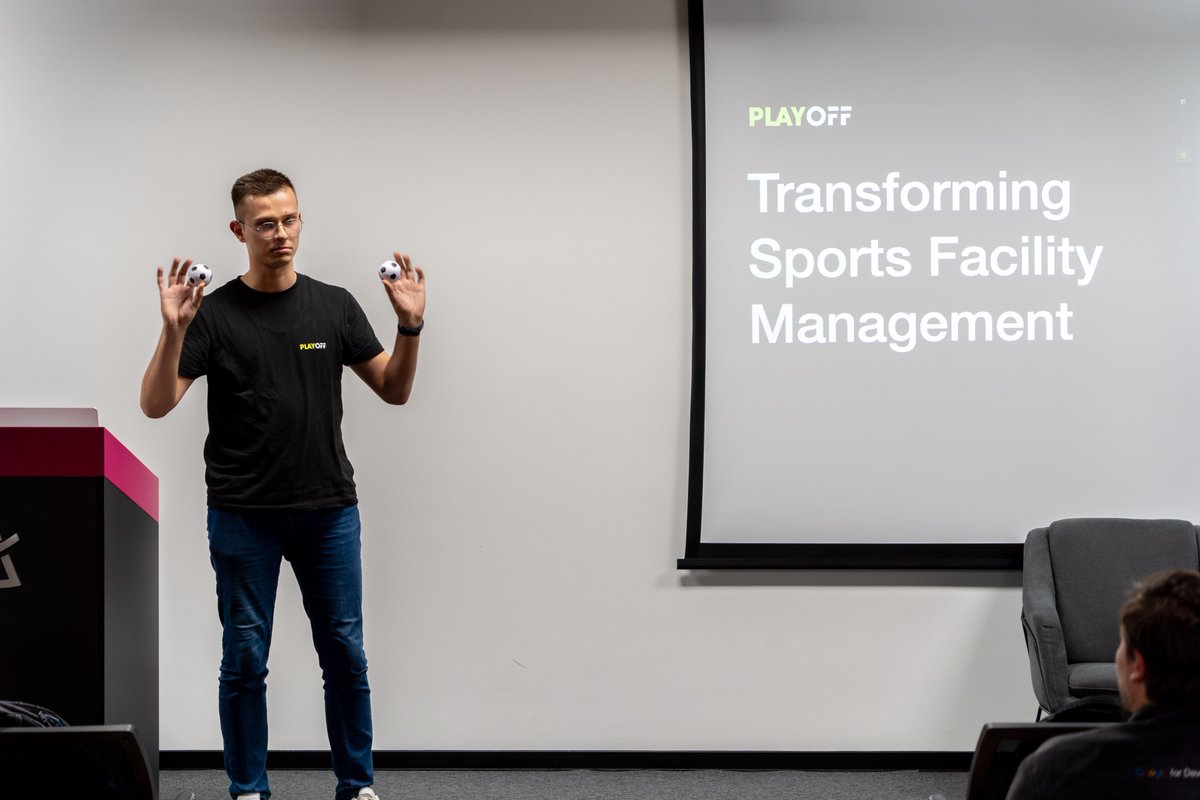 ivanstajcer's tweet photo. My first ever talk about @theplayoffapp - and on a #Flutter meetup! 😁

Had an awesome time, and managed to give out some balls ⚽️

Thank's to @JosipKrnjic for organising and beers 🍻 https://t.co/gh9LqBS443