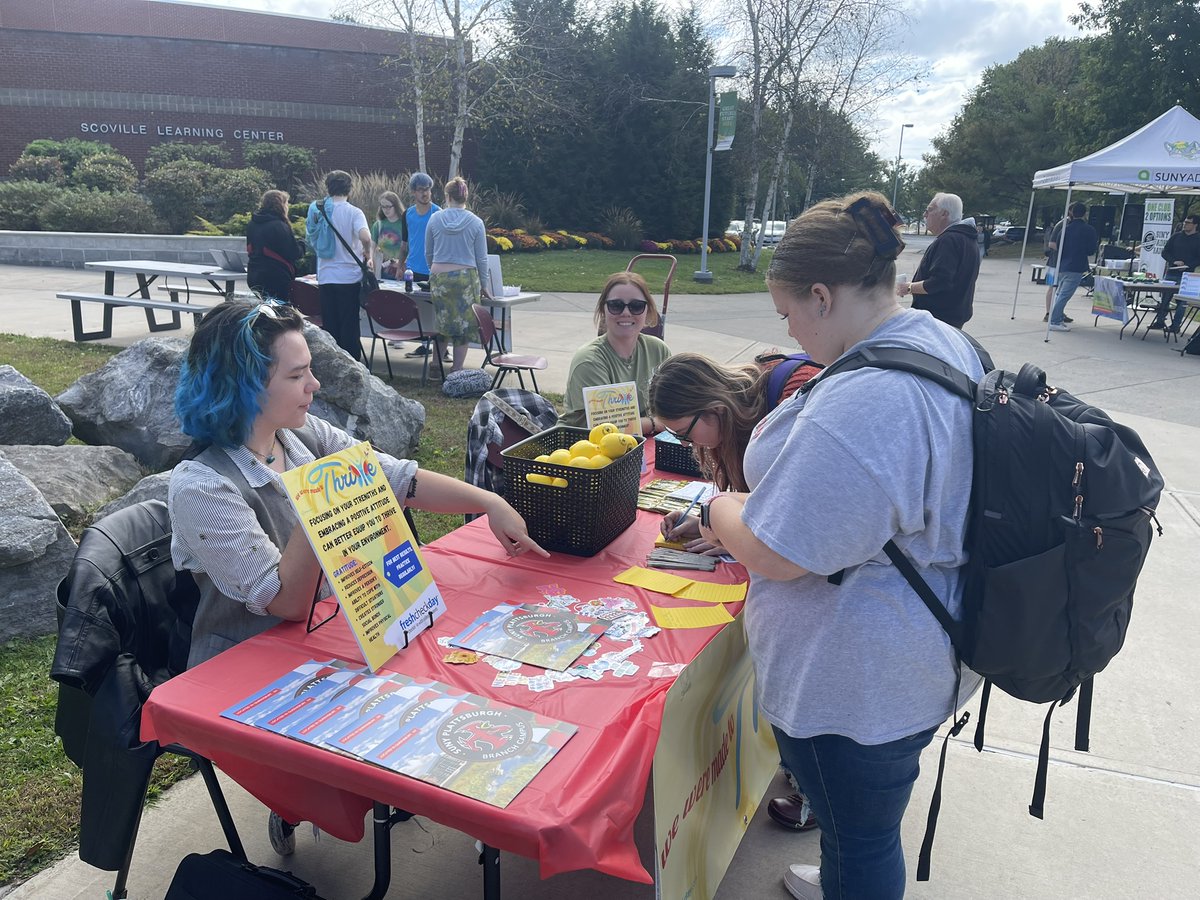 Pburgh_Branch's tweet photo. When life hands you lemons, make lemonade!  That's what students from @SUNYADK and @Pburgh_Branch   did yesterday at #freshcheckday. 100s of students engaged in dozens of activities for the betterment of our collective #mentalhealth! https://t.co/xw9BLTcYDz