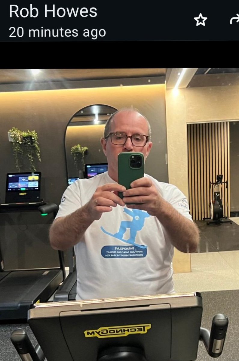 jmarchese's tweet image. .@DataOpslive &quot;Global Growth Partner of the Year&quot; #Snowflake #Award t-shirt sighting in the UK!

Modeled by the one and only Mr Rob Howes!

#TrueDataOps #DataProducts #AwardWinning #AWS #Snowflake