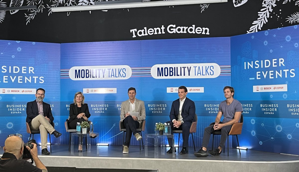 AyvensES's tweet image. 🔴 EN DIRECTO | Comienza la primera mesa redonda: España y la nueva movilidad.

Aquí puedes seguir su intervención en directo: youtube.com/live/StE5fk2_6…

#MobilityTalks