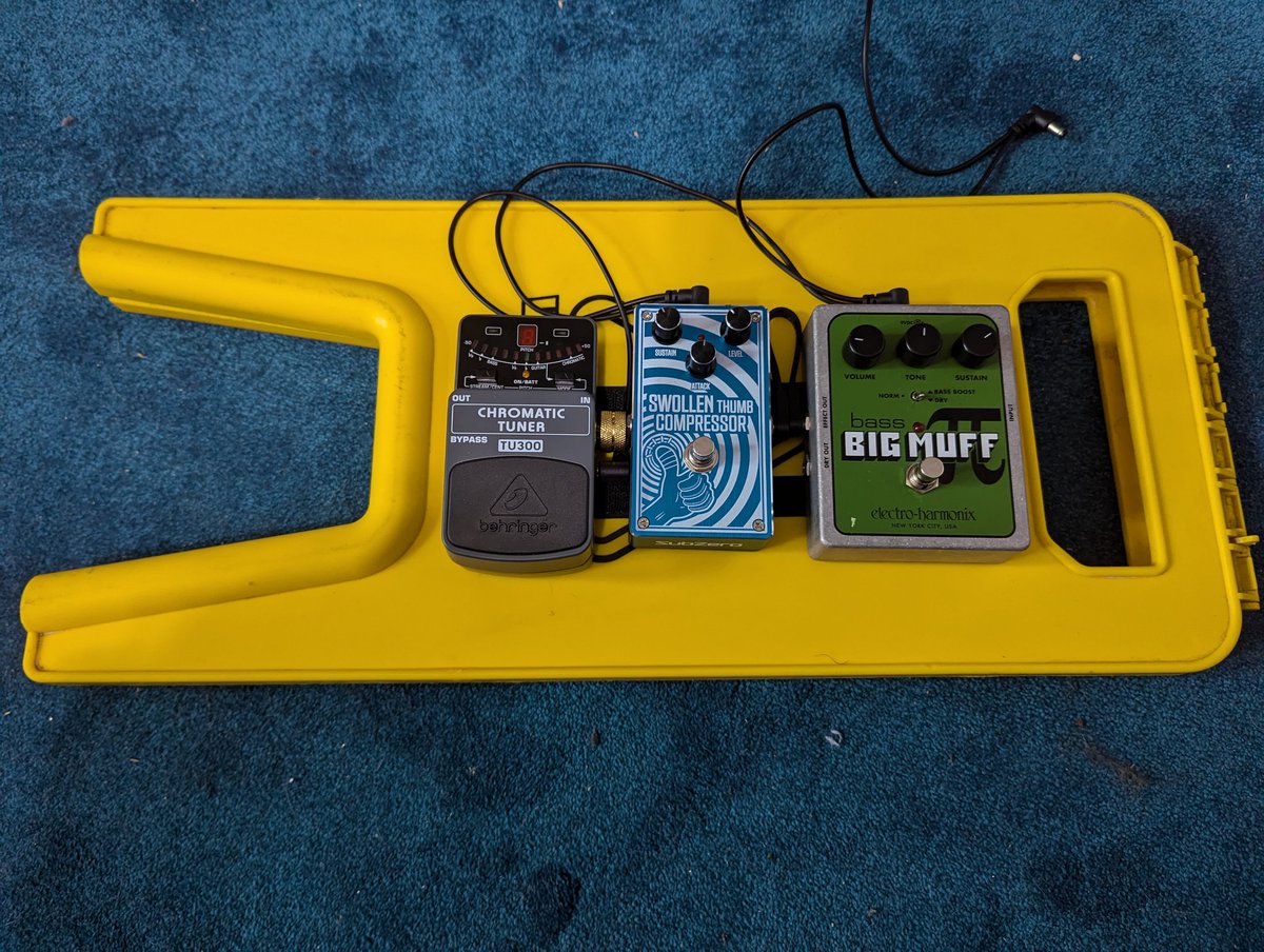 AdamRobinsonVO's tweet photo. The face on the guy in the music shop when I walk in with this bad boy under my arm and ask,
"Do you have a pedal board bag that will fit a wet floor sign?" https://t.co/UU1HdMJorc