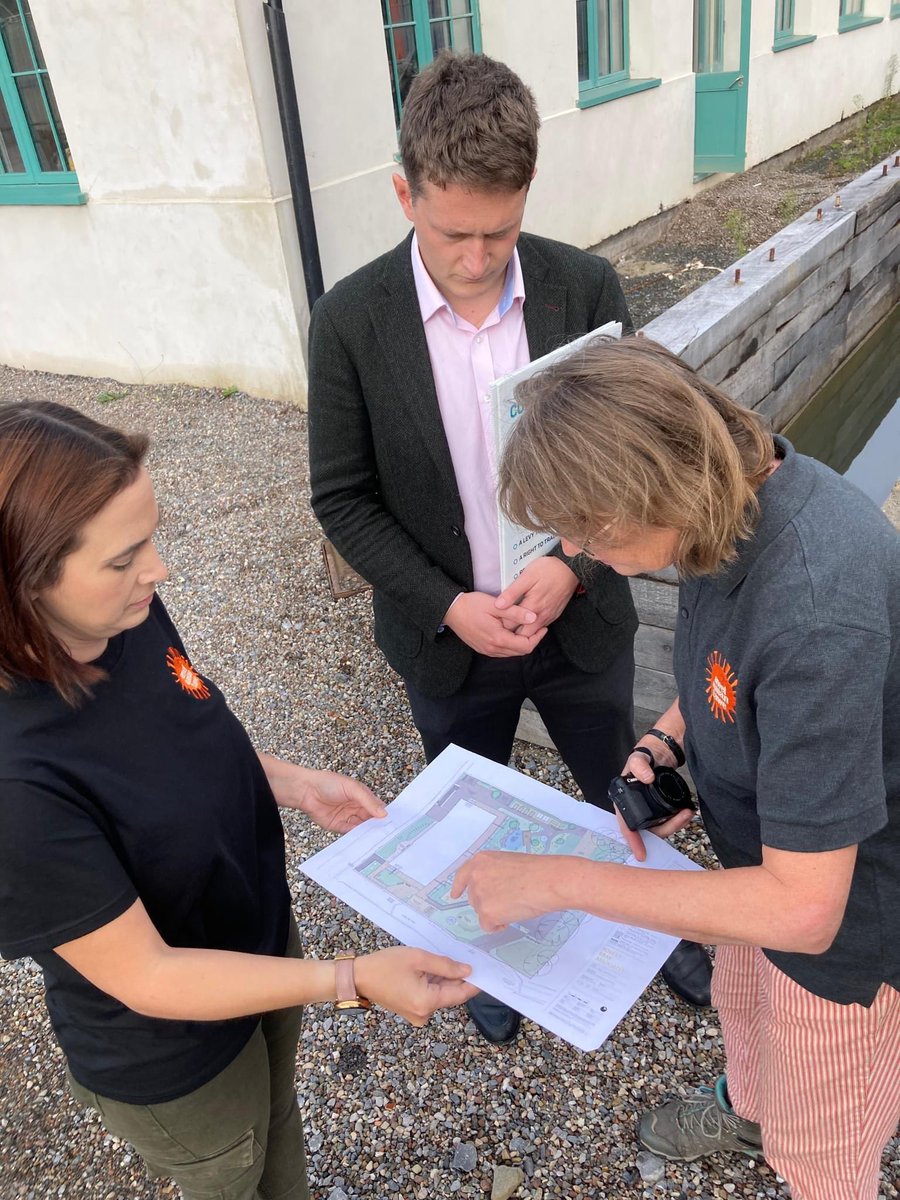 LibDemDavid's tweet photo. This morning I visited Hwb y Gors to see what community energy schemes can do for a community.  

The redevelopment of Cwmgors Primary School into a low-carbon community arts, education and enterprise centre has made substantial progress. https://t.co/VZqwqFnakb