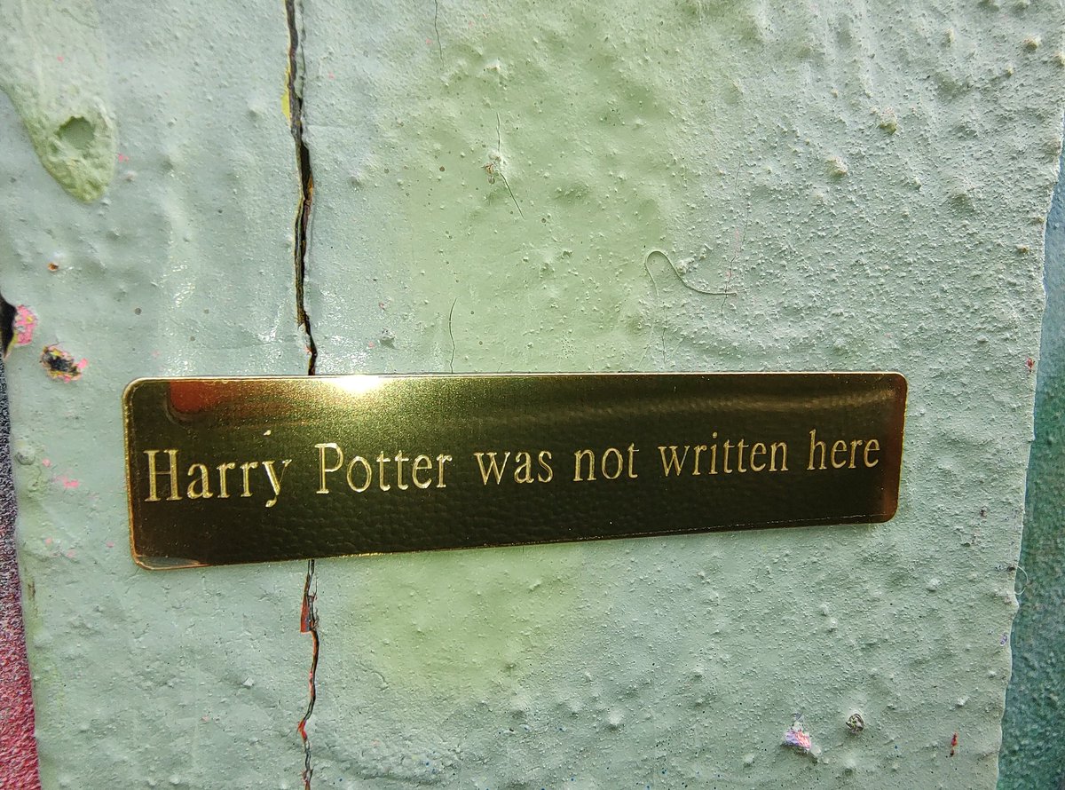 SecretEdin's tweet image. Harry Potter was not written here.
#Leith