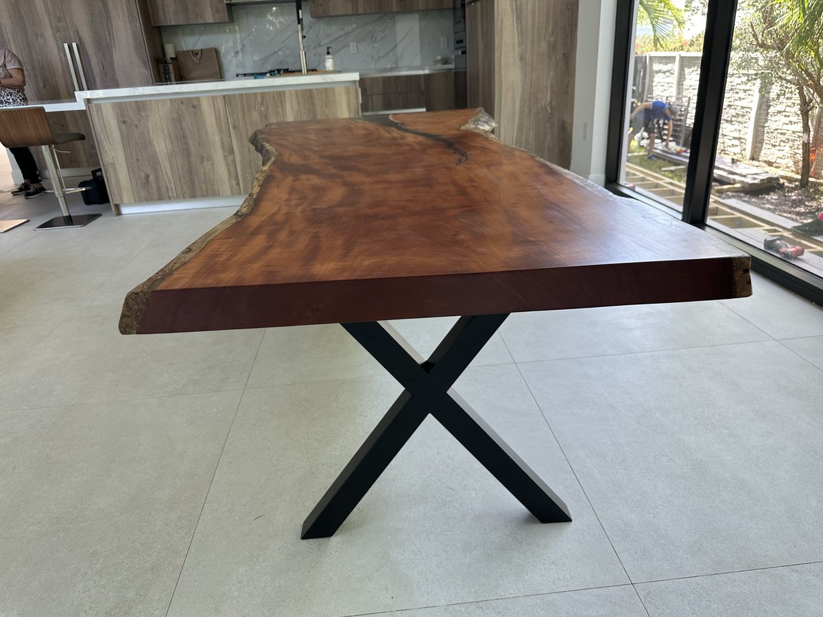 PonderosaSlabs's tweet photo. Viva Cuba!!! This is a Cuban ￼Mahogany Dining Table that we just delivered to one of our customers. https://t.co/xeHZgtyfL1