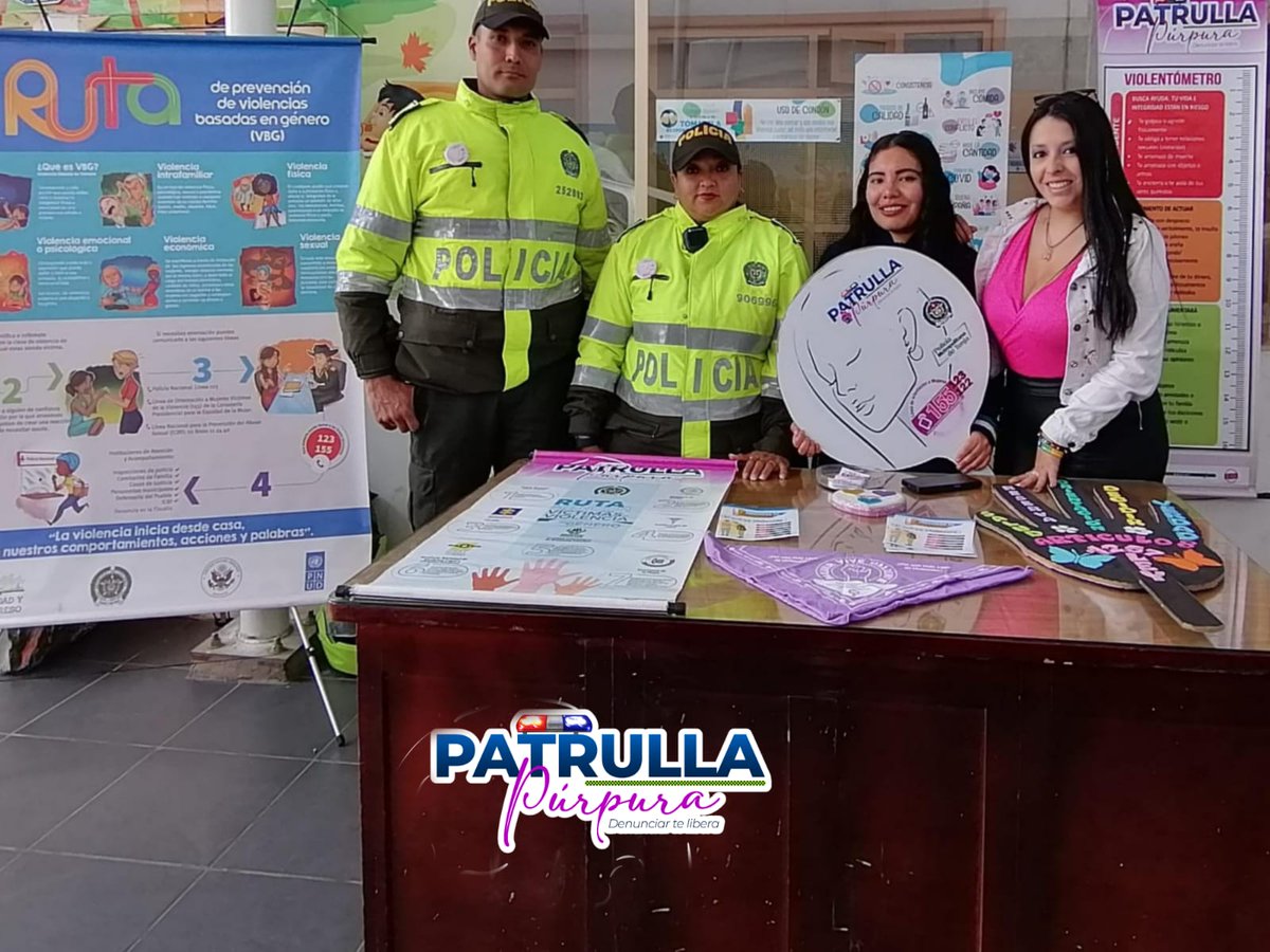 aldianoticiasco's tweet photo. #LaPatrullaPurpura de  @PoliciaMTunja en coordinación con @SecMujerTunja realizan campaña denominada "Juntanza de mujeres" , con el objetivo de crear espacios de orientación, apoyo y empoderamiento a todas las mujeres, dándoles a conocer los tipos de violencia y rutas de atención https://t.co/sf2mMsRbSe