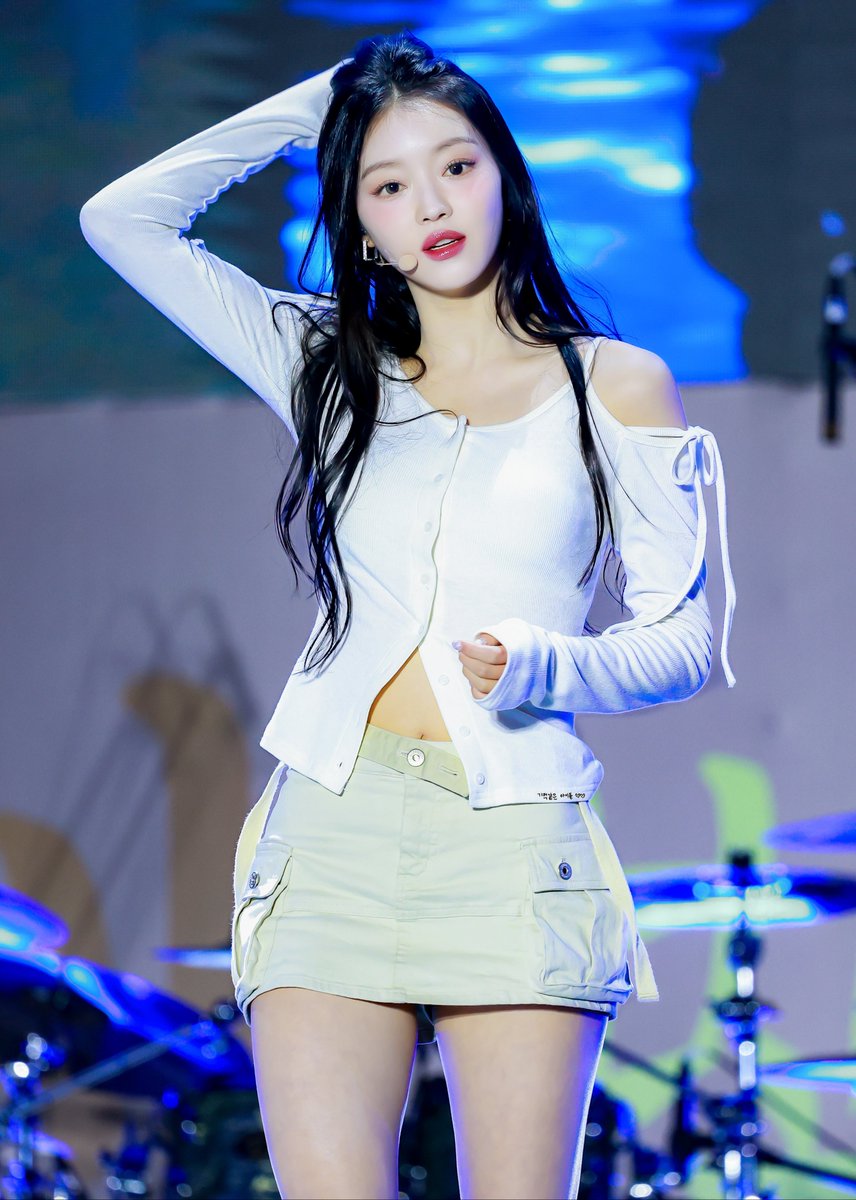loki2014's tweet photo. 24.09.28 부여 백제문화제

#오마이걸 #ohmygirl
#오마이걸유아
#유시아 #유아 #Yooa https://t.co/Z6wKwuLKRQ