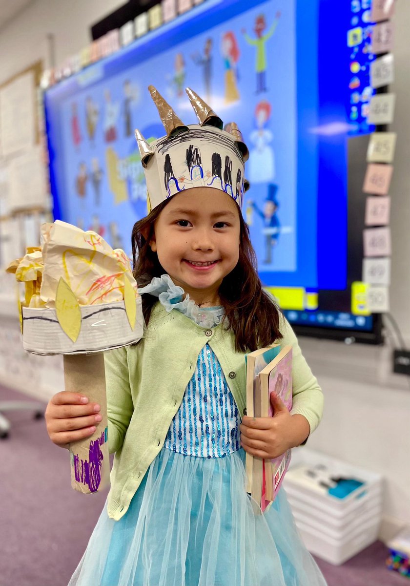 1/2 Year 1 having a blast celebrating history by dressing up as legendary figures from the past &amp; present! 👑🚀✨ 

Can you spot any familiar faces? 👀🤔 From queens to astronauts, they've got it all! 🏆🎩 Who do you recognise?#InspiringIcons 💡📚