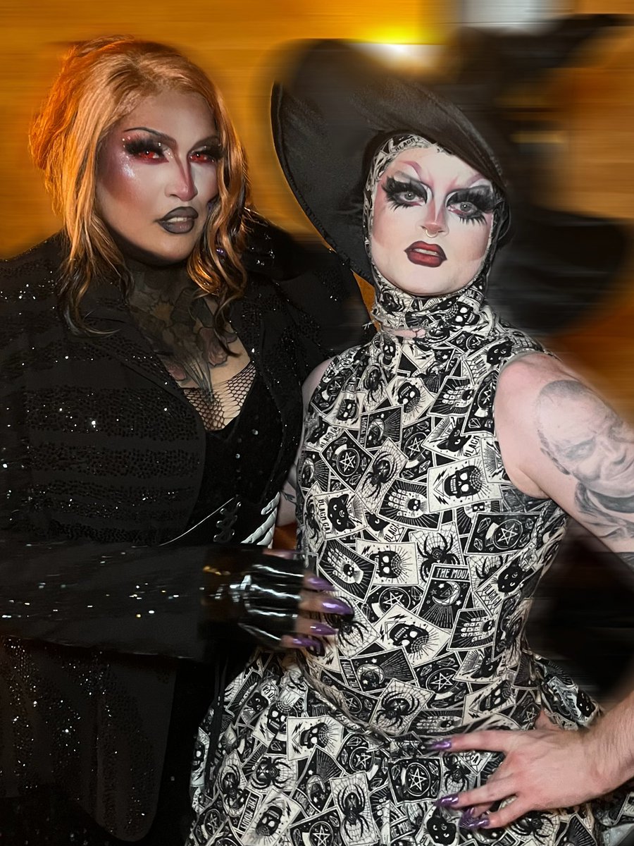 Makeitreign666's tweet photo. ANN AND I in Fargo https://t.co/43blmpSYYs