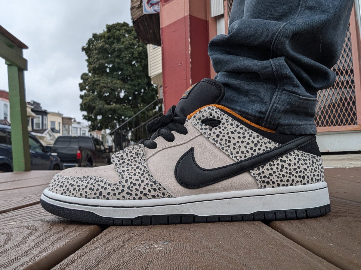 Sn3ak3r_Fr3ak3r's tweet photo. #Dunktober #WDYWT #UnDS Safari Lows .. #YourSneakersAreDope #SneakerAdmirals #KOTD #NikeSB #NikeSbOrNothing #StashedBoxes https://t.co/qnh3A49u9k