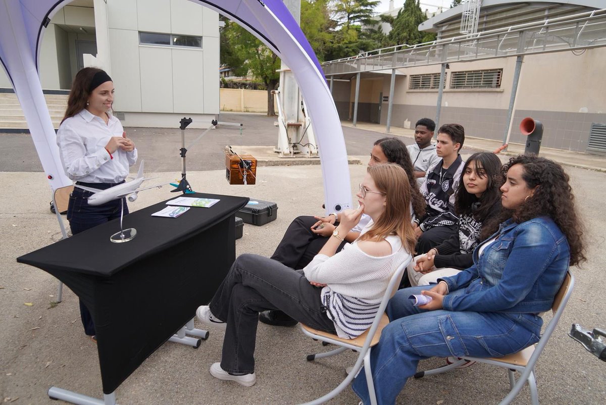 sophiebejean's tweet image. Bravo aux équipes du campus des métiers @CMQE_AS et au lycée Mistral #Nîmes pour la semaine aéronautique et spatial en Occitanie ! Visite des stands, rencontre avec les entreprises aux côtés des enseignants et élèves passionnés par ces filières d&apos;excellence et d&apos;avenir !