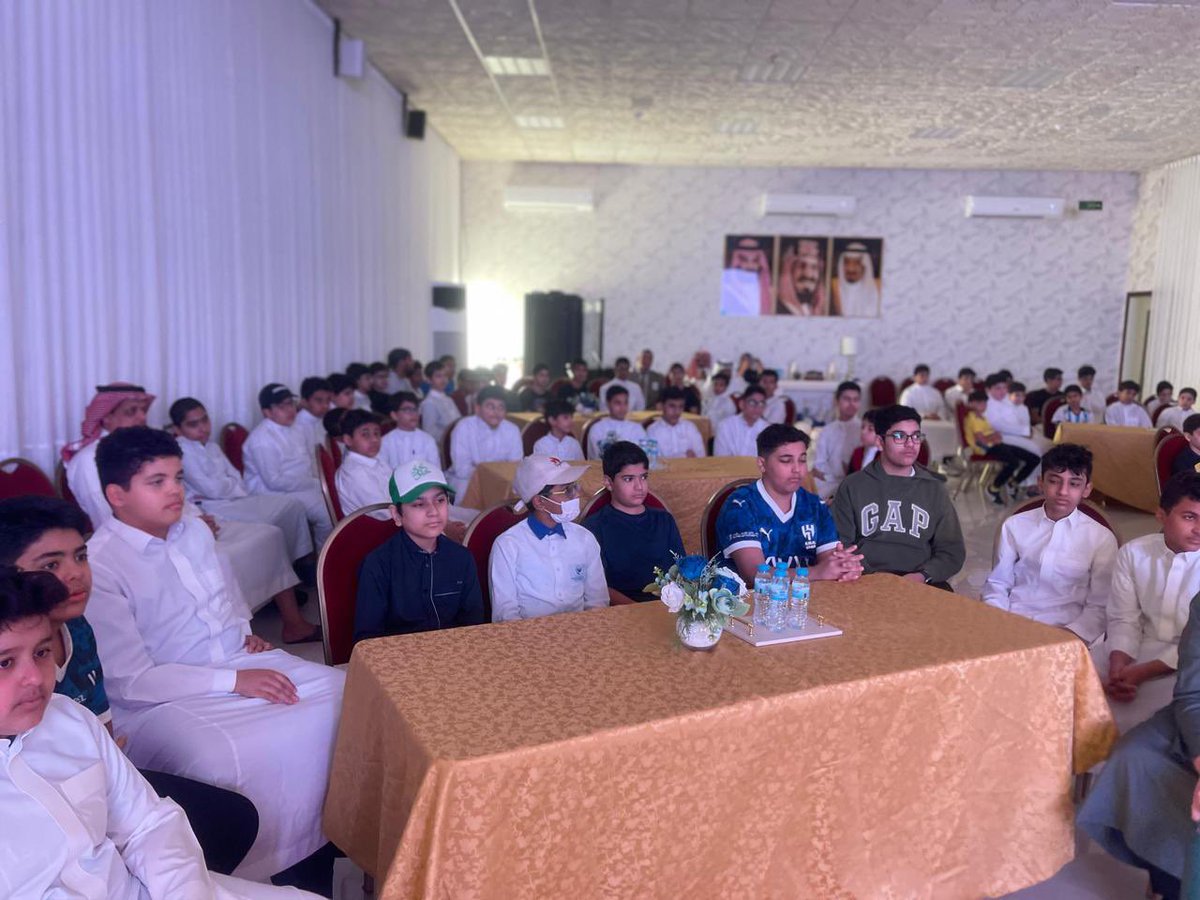 تشرفت مدارسنا اليوم بزيارة رئيس قسم الوعي الفكرية بإدارة تعليم المدينة المنورة الأستاذ / تركي العبداللطيف  لإلقاء محاضرة بعنوان (مشروع التعريف لعمق الحضاري والإنساني للملكة العربية السعودية )

#تعليم_المدينة_المنورة 
#المدينة_المدينة 
<a href="/MOE_MDI/">إدارة تعليم المدينة المنورة</a>