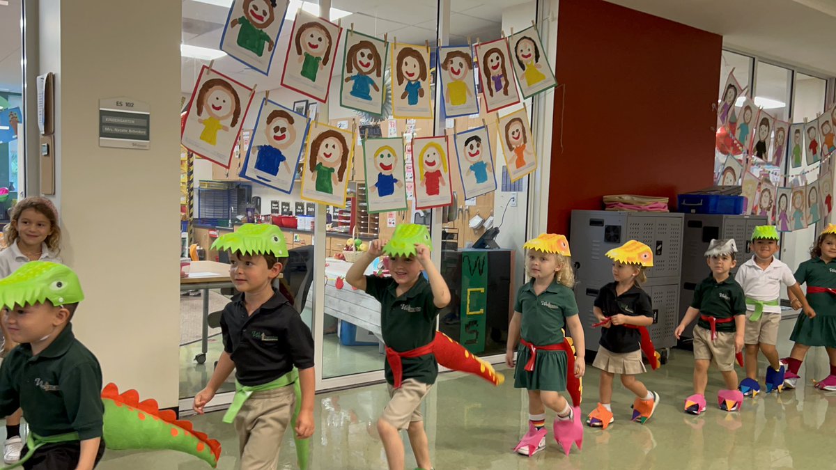 The cutest dinosaurs you will ever see! 💚🤍 #preschool #dinoday #dinoparade