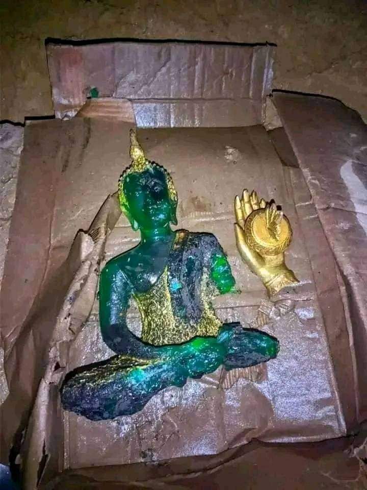 babumarma701's tweet photo. The Buddha statue of Khagrachari Sadar. was not saved! Gautama Buddha, who spread the message of peace for a lifetime, had to be burned in the fire of unrest!

#Bangladesh https://t.co/8MxUnPNzBH