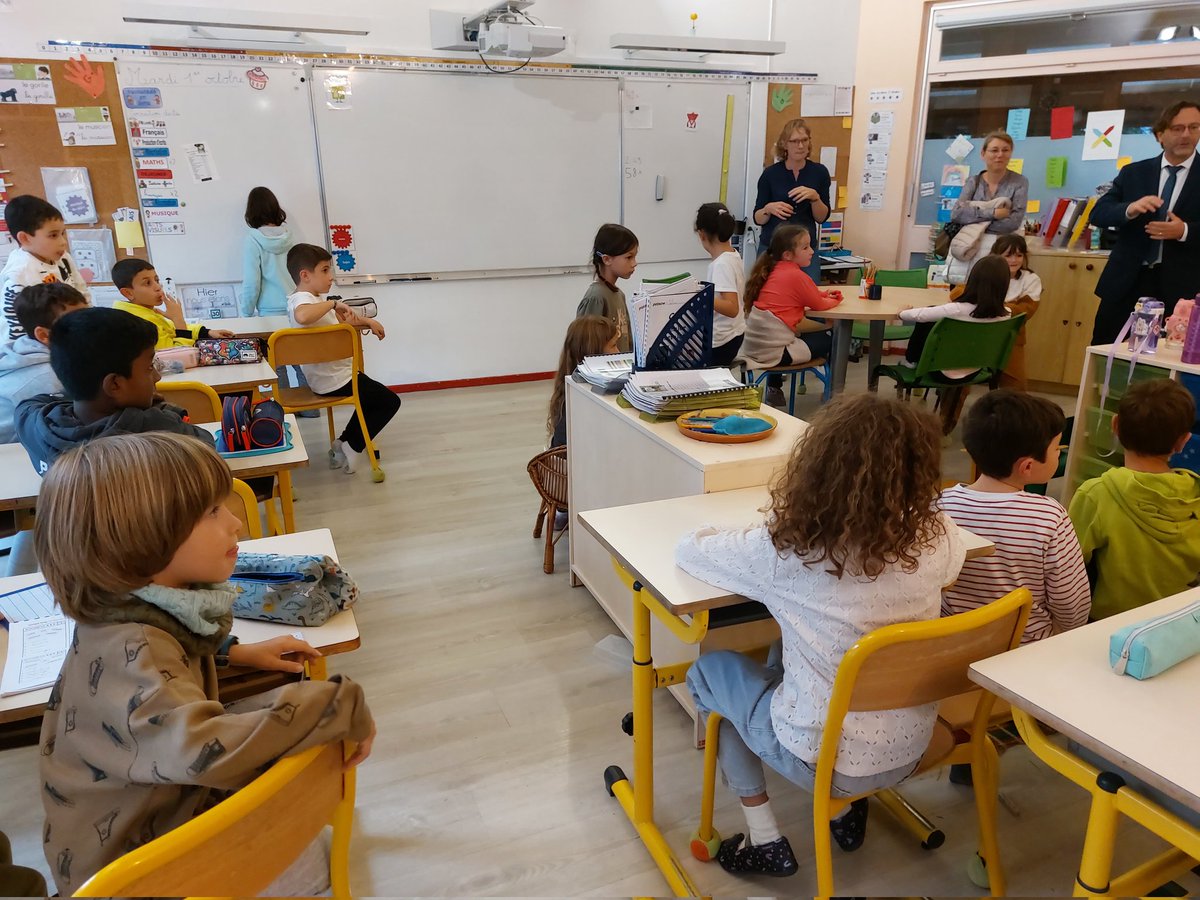 Chorale à l'école Letroz, co-intervention à l'école Le Morillon, groupes de besoins au collège de Margencel, classes flexibles à l'école de Massongy...des enseignants enthousiastes et créatifs, des élèves autonomes qui progressent. Bravo ! <a href="/acgrenoble/">Académie de Grenoble</a> <a href="/DSDEN74/">DSDEN 74</a> <a href="/HeleneInsel/">Hélène Insel</a>