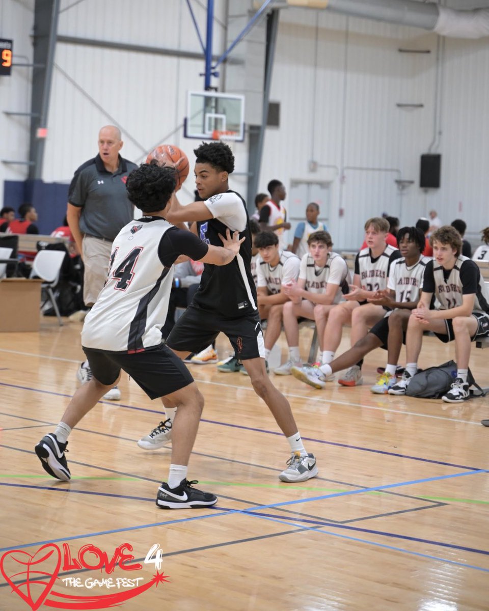 bthenxtgen's tweet photo. @Joel_2trey @njpanthersboys @nj_panthers @1stlovebball @1stLoveWorthy @Spalding @NJHoopRecruit @njhoopscene @NJHoops @nj_athletics Kris Thomas | 6’0” | 2026 | Ewing High (NJ)
Thomas has a good feel for the game. He moves without the ball, makes plays off the bounce and consistently finds a way to be effective throughout the game on both ends of the floor. https://t.co/ykh7mBXNmZ