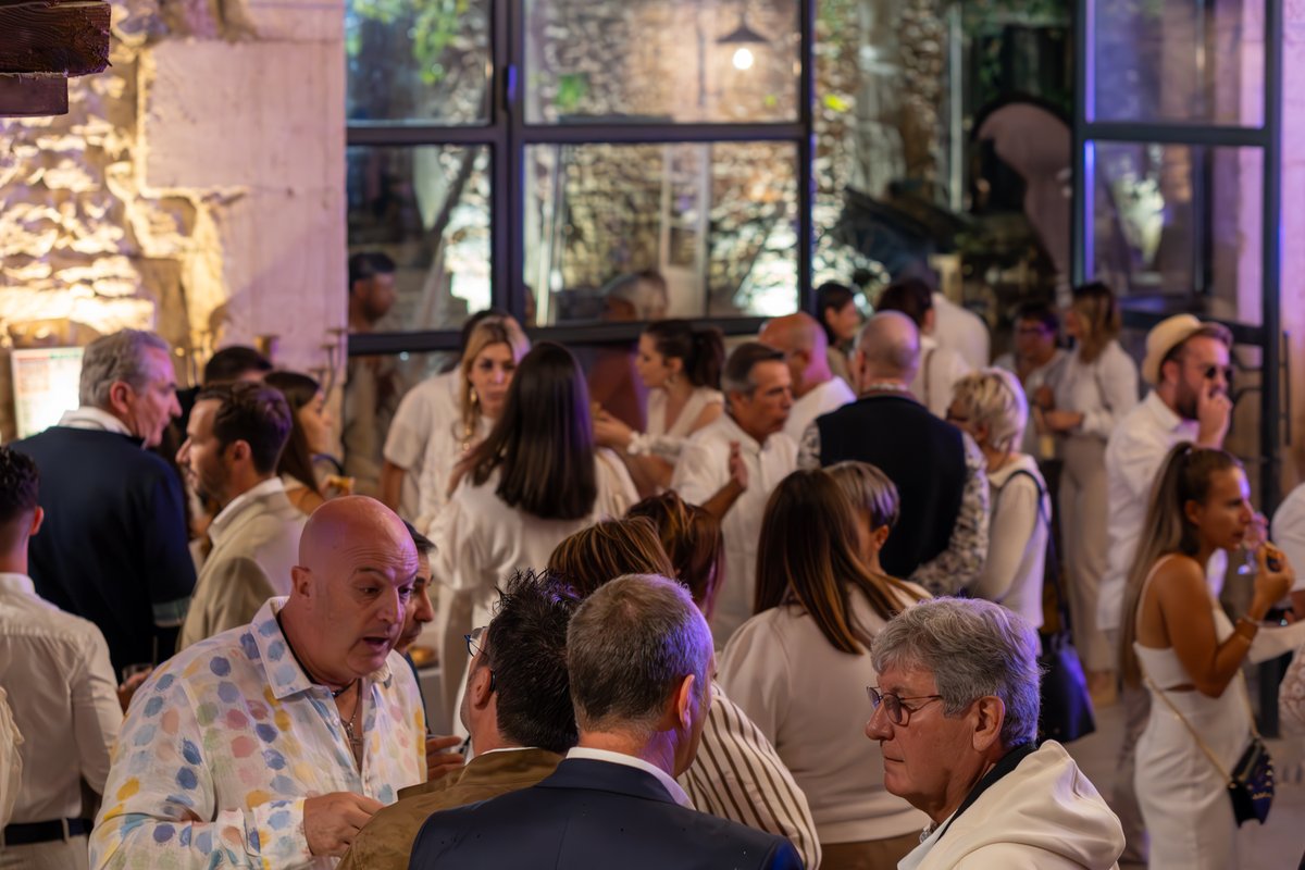santoniimmo's tweet photo. Un grand merci à nos #partenaires, et #collaborateurs pour leur présence à notre #soirée BIEN VIVRE 2024 au Domaine des Barrettes d'#Agde 🥂 Un moment convivial et festif pour renforcer les liens qui unissent nos entreprises 🤝✨ https://t.co/XbeHxuTEnc