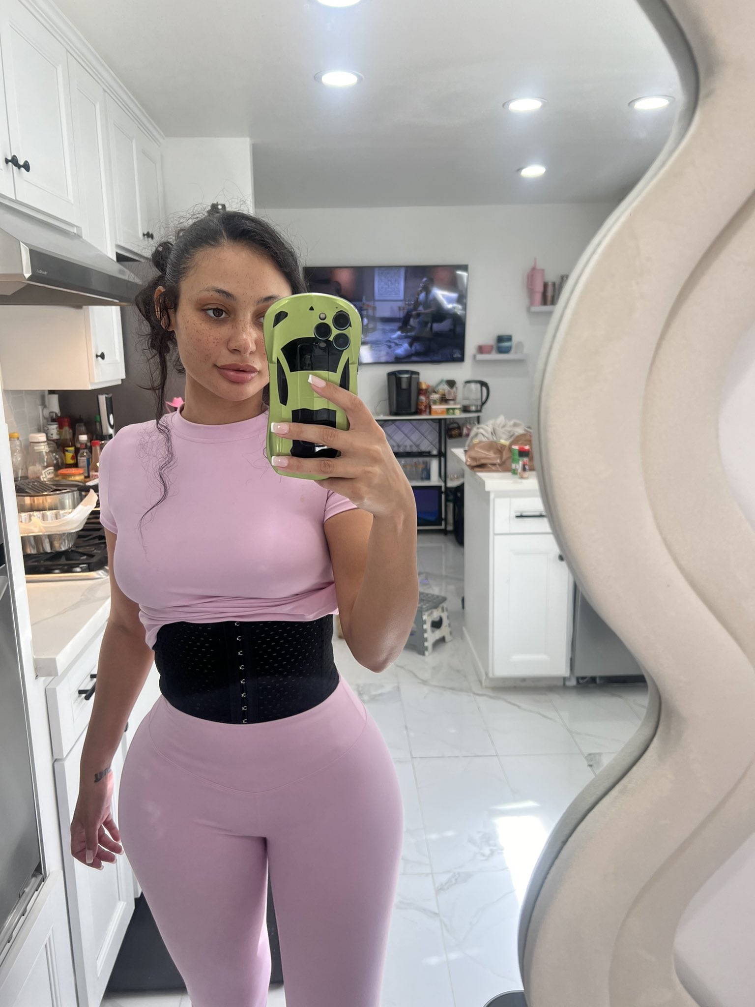 on X https t nsXbJNrR0s Waist trainer only 7.99 https t DhlEshOXwr X