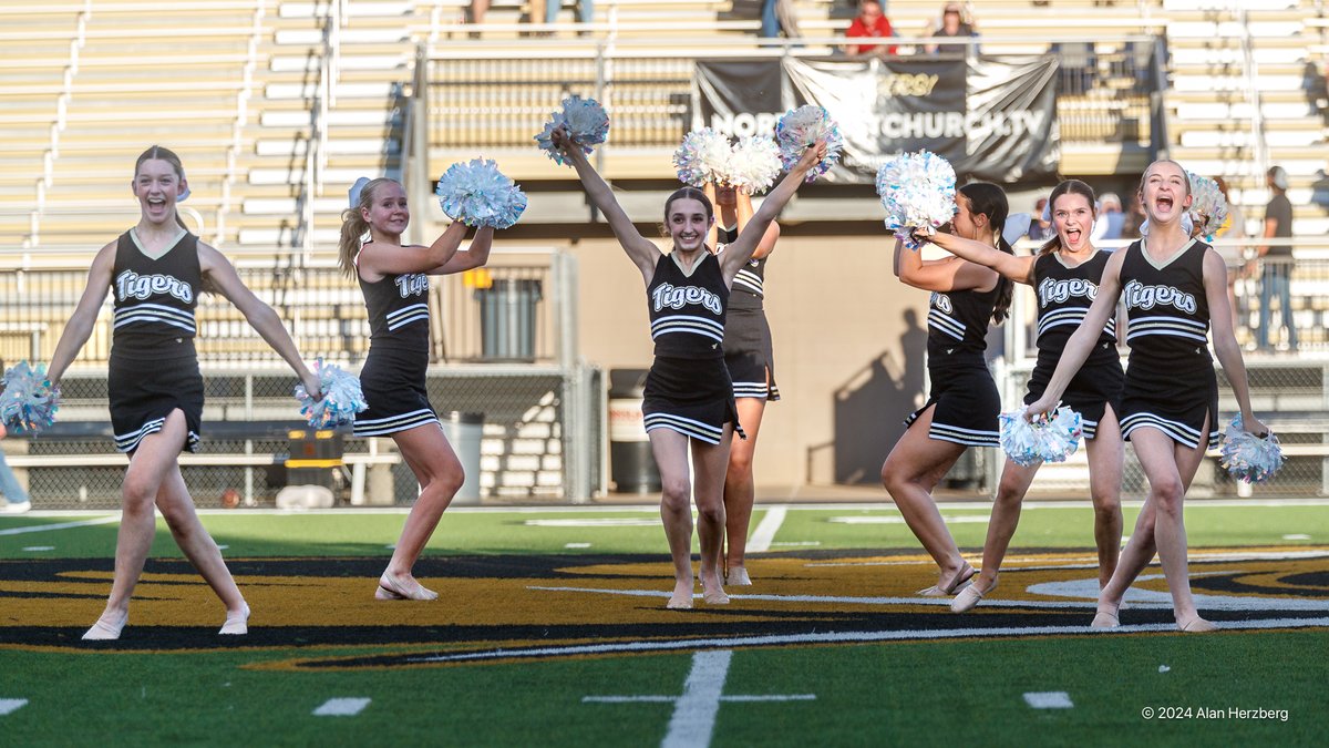 AlanHerzberg's tweet photo. Bentonville's 9th grade dance team performed at halftime of Monday's 9th grade football game. More photos at:
https://t.co/e9yFkw0QFU

#TigerDNA
https://t.co/b1u4wdxTZv https://t.co/y8M03qWn0x