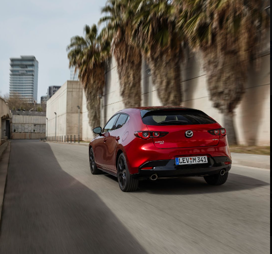 GilAutomocion's tweet photo. El Mazda 3 2024 está cargado de novedades: nuevos colores metalizados, avances en el sistema Mazda Connect y optimización de los sistemas de seguridad.🚗

¿De verdad vas a resistirte a tenerlo junto a ti?😉

#FelizMartes #GilAutomoción #coches #ExperienciaDeConducción https://t.co/h9HjyYTc1Y