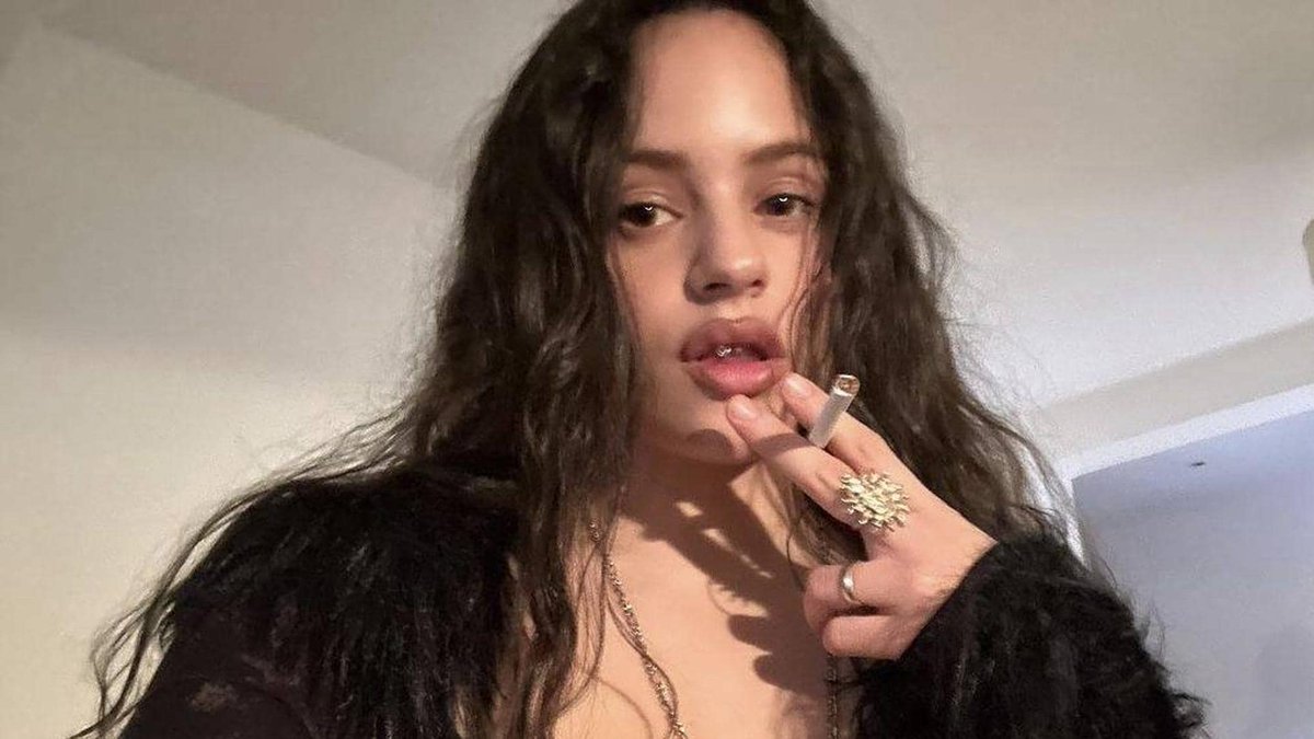 No us despisteu que avui encara que sembli que hi ha futbol, a #DonesiDiesCatRadio fem programa pel CANAL EXCLUSIU DIGITAL de <a href="/CatalunyaRadio/">Catalunya Ràdio</a> i amb <a href="/salicrunette/">Marta Salicrú</a> <a href="/marta_pallares/">Marta Pallarès</a> farem de pitonisses i endevinarem com serà el nou disc de <a href="/rosalia/">R O S A L Í A</a>. Ni Céline Dion ni tigre.