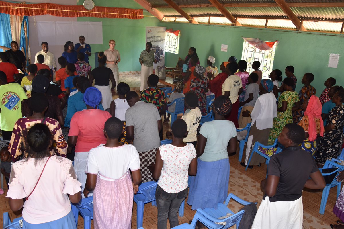 TIKenya's tweet photo. Under the #UsawaMashinani project, we are empowering marginalized groups, including widows, by providing essential information on land rights and administrative processes, helping them access justice.

Earlier today, we heard impactful stories on how TI-Kenya’s legal aid on land rights has helped members of widows' group in Uranga-Siaya obtain letters from the local administration, allowing them to begin their land succession journey.

With support from @FinnishEmbNBO under #UsawaMashinani, we are turning barriers into stepping stones for justice and empowerment!