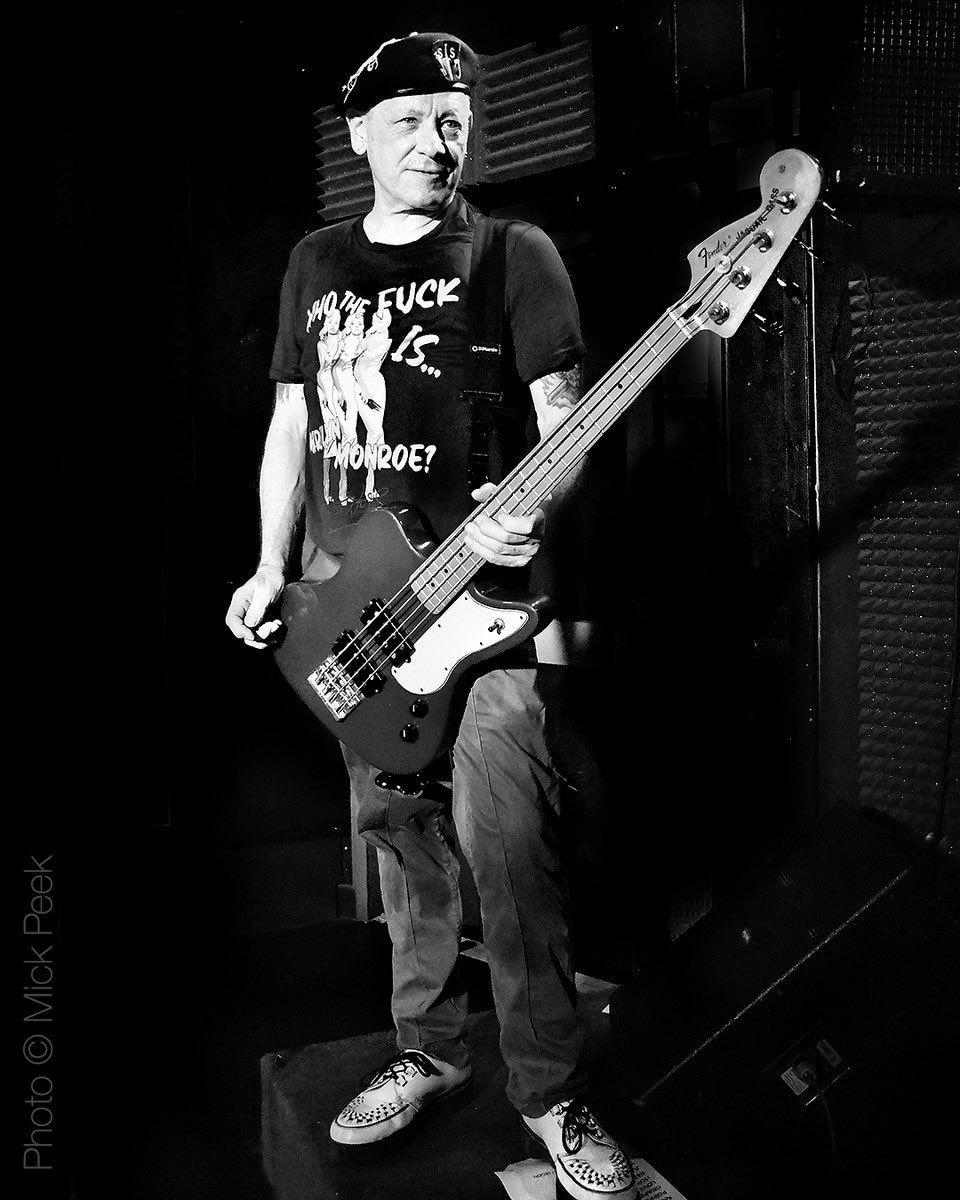 I love this pic that I took of Stan Stammers at a recent Theatre of Hate show as it looks totally posed but it wasn’t. In a lull between songs he stood up on a small monitor riser to survey the crowd…
 
📸 <a href="/mickpeek/">Mick Peek</a>