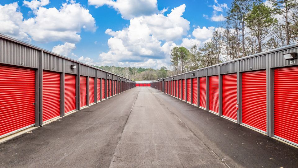 ModernStorageAR's tweet photo. Our drive-up units are the ultimate convenience, allowing you to easily load and unload your items right from your vehicle. No elevators, no long walks—just park, access, and go! Save time and energy with our super convenient drive-up units.
#DriveUpStorage #ModernStorage https://t.co/M73ZnZymQ0