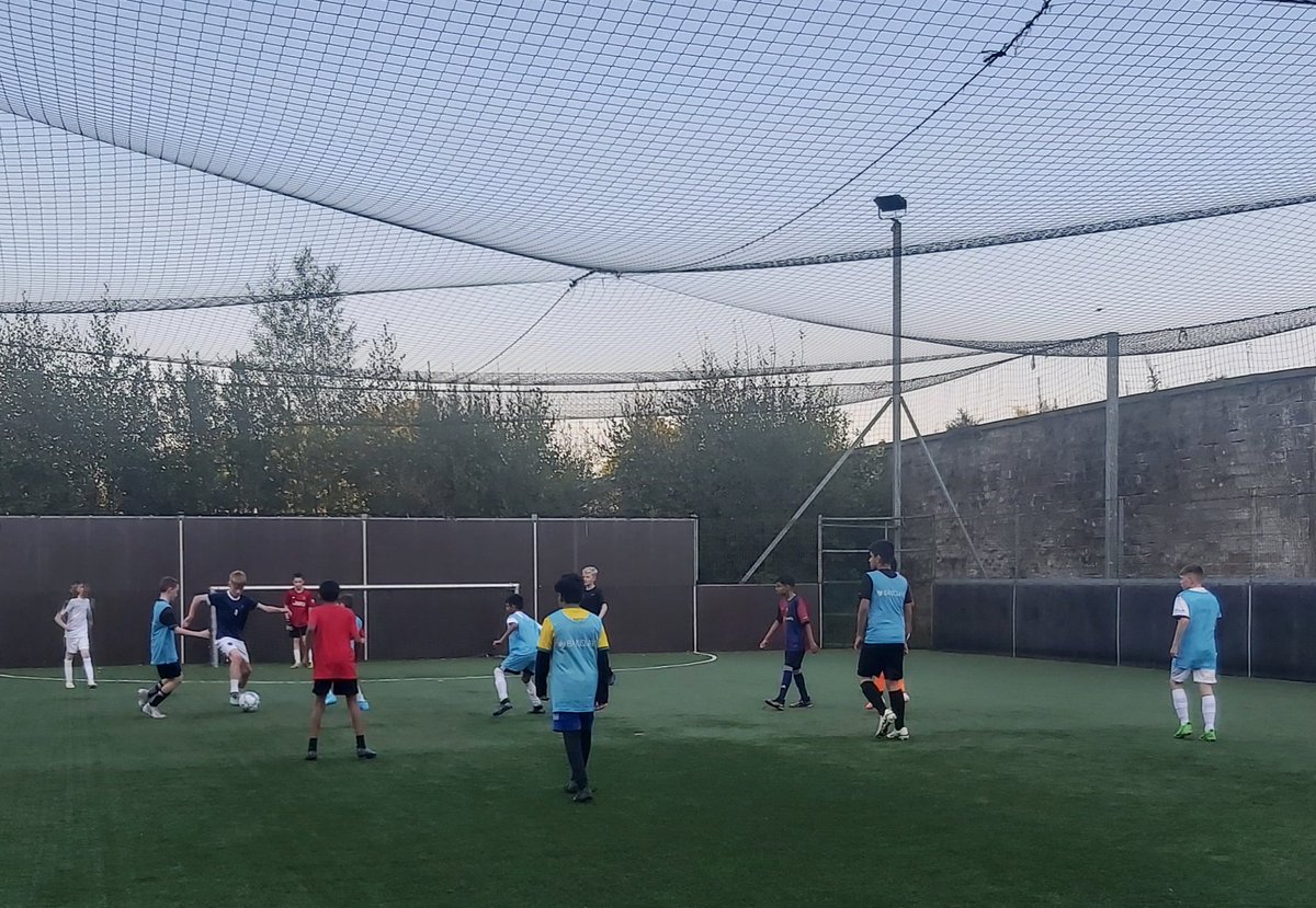 SAPC_Glasgow's tweet photo. SAPC Free Friday Fives at @ProSoccerGla supported by @ScottishFA @ScotFAWest
5:30pm-6:30pm 15-19 year old
6:30pm-7:30pm 10-14 year old
Registration required https://t.co/NoDRHskcnK
#FootballForAll @Darnley_Primary @St_Angelas_Pri @Glasgow_Sport
#9thyearinarow #communitydiversity https://t.co/55xKELQWAX