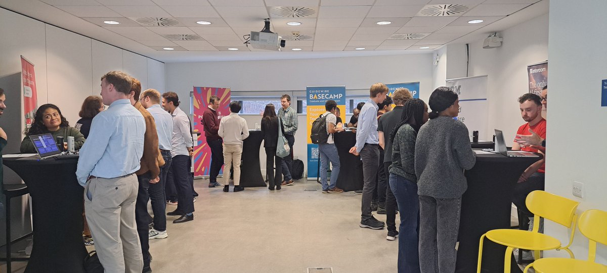 tcddublinscss's tweet photo. Last week was packed with key moments in the student journey...
1. SCSS academics spent 3 days chatting to prospective students at #HigherOptions
2. Current UG students interviewed with industry for internships positions #SpeedConnect
3. PG students participated in #STARTatERN https://t.co/ljkgpeljUF