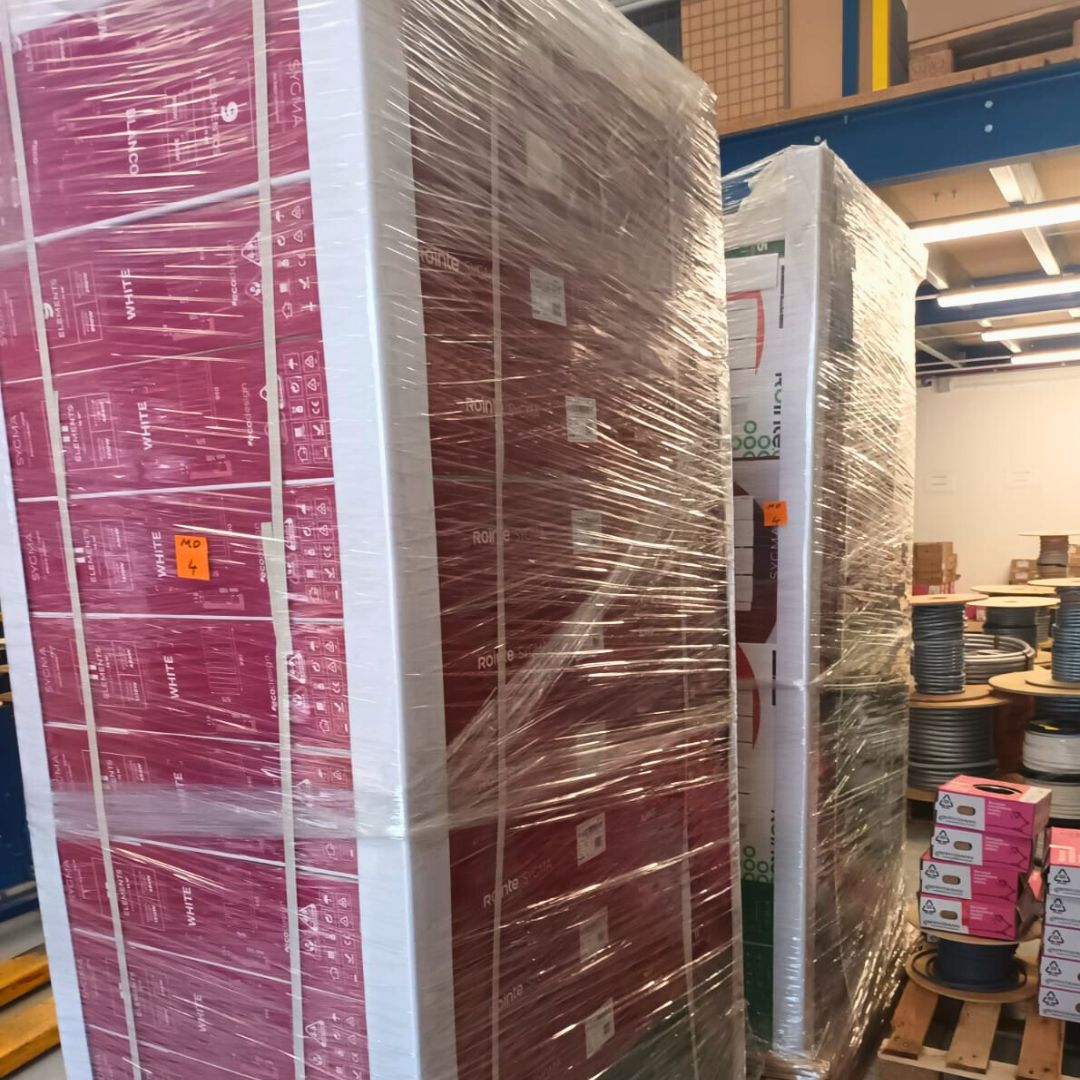WEDLtd's tweet photo. It's here! And it's all happening at Worcester head office as we are now stockists of the v popular Fusebox range 🙌
A hive of activity as 38 pallets currently get distributed to our branches. 
On Wednesday, we wear pink! 🥳 https://t.co/cetzhWv60C
