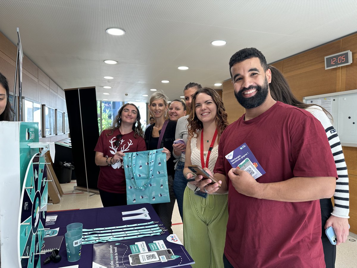 CHUdeNice's tweet image. [mobilité durable]

📷 Retour en images sur le stand #blabla au CHU de Nice

Grâce au nouveau partenariat du CHU avec #BlablaCar #Daily, les agents du CHUN  peuvent rejoindre une communauté de 50 000 #covoitureurs niçois.
@BlaBlaCar 
#RSE