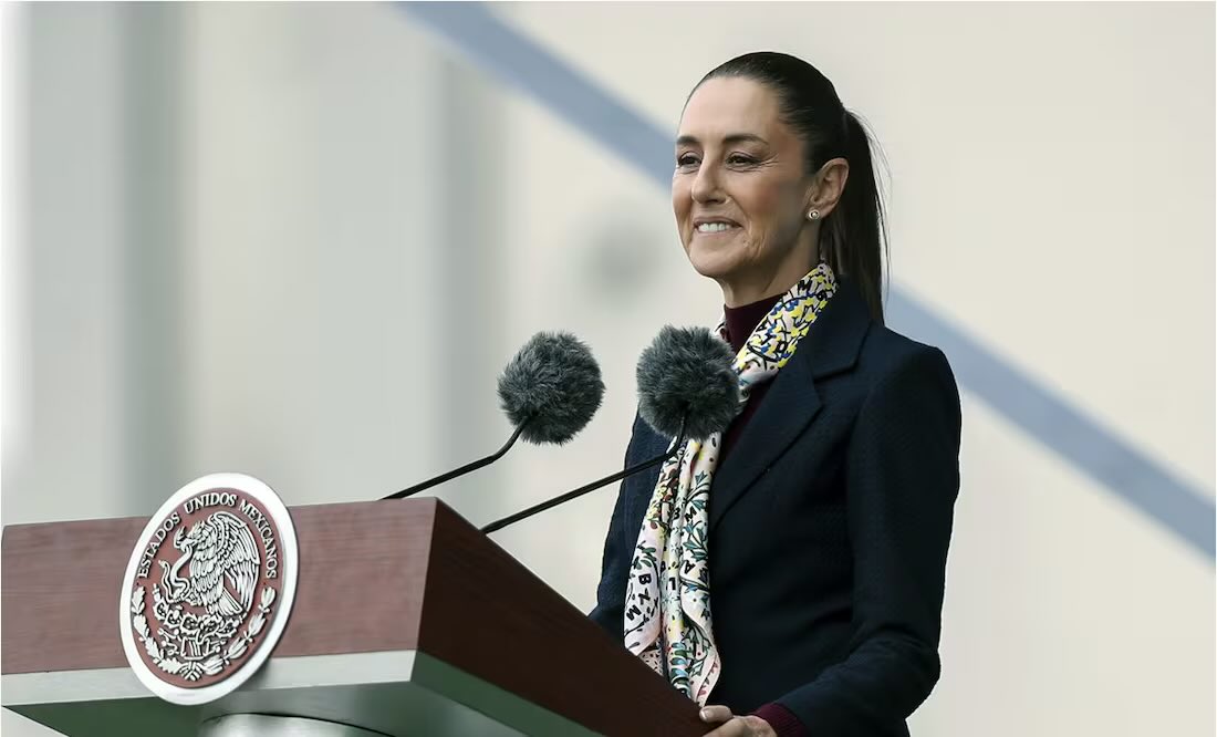 MerGarza's tweet photo. 📍Presidenta electa.
El día de hoy en México sucederá algo histórico. Hoy tenemos presidenta, una mujer gobernará el país, pasaron 200 años y 65 presidentes, y hoy, hacemos historia como país. https://t.co/Dtl21YcwNo