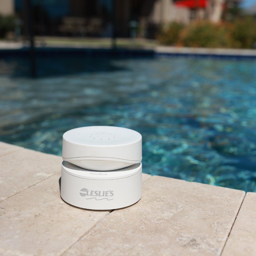 lesliespoolcare's tweet image. Tired of guessing your pool’s needs? With #Leslies AccuBlue Home, you can test your pool water from the comfort of your home and get a customized treatment plan in 60 seconds! 💦🏠 Here’s a 🔗: heyor.ca/rEMFCs #watertesting #poolcare